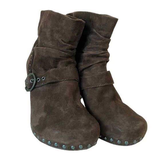 Dansko Nikita Chocolate Brown Souchy‎ Chunky Heel Suede Booties Sz 40/9.5 - Picture 1 of 4